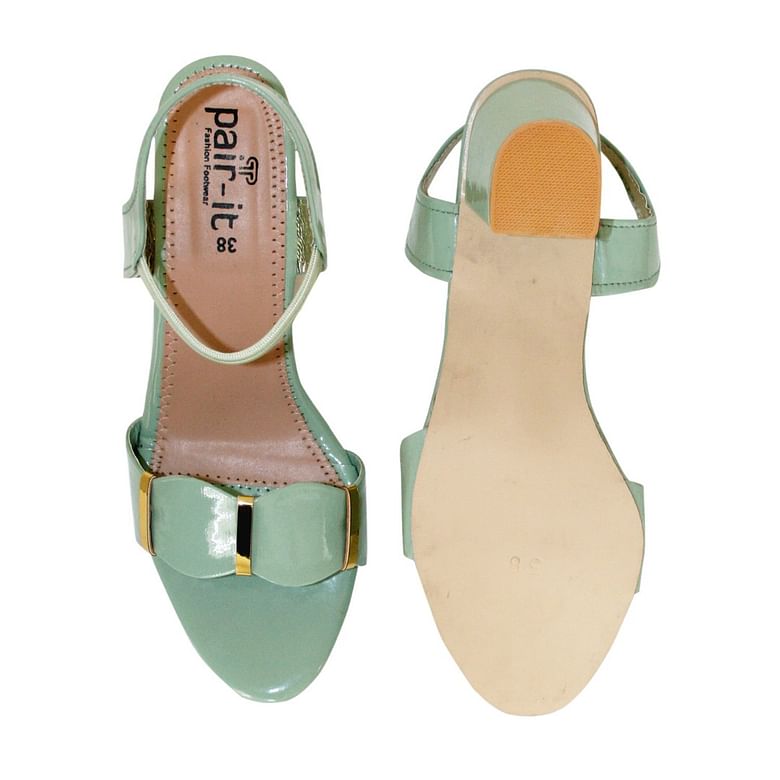 Stylish Women Flats Sandal at Rs 200/pair